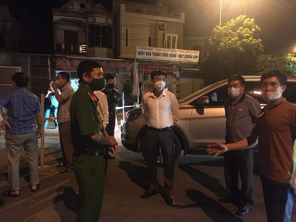 Thị xã Thái Hòa (Nghệ An): Họp khẩn trong đêm bàn phương án chỉ đạo phòng chống dịch vì có ca nghi nhiễm COVID - 19